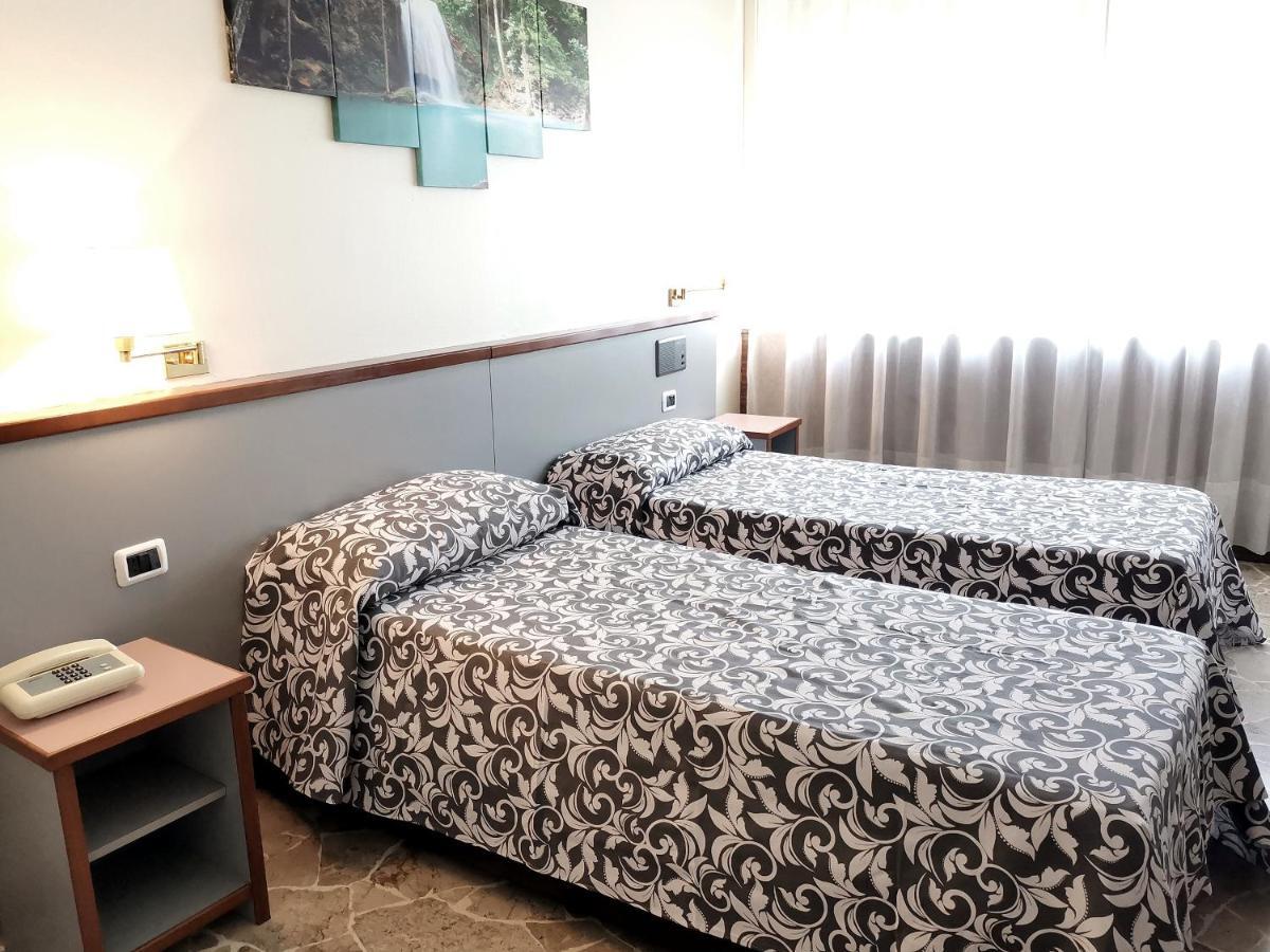 H&L Hotel شْنيسيلّو بالسامو المظهر الخارجي الصورة
