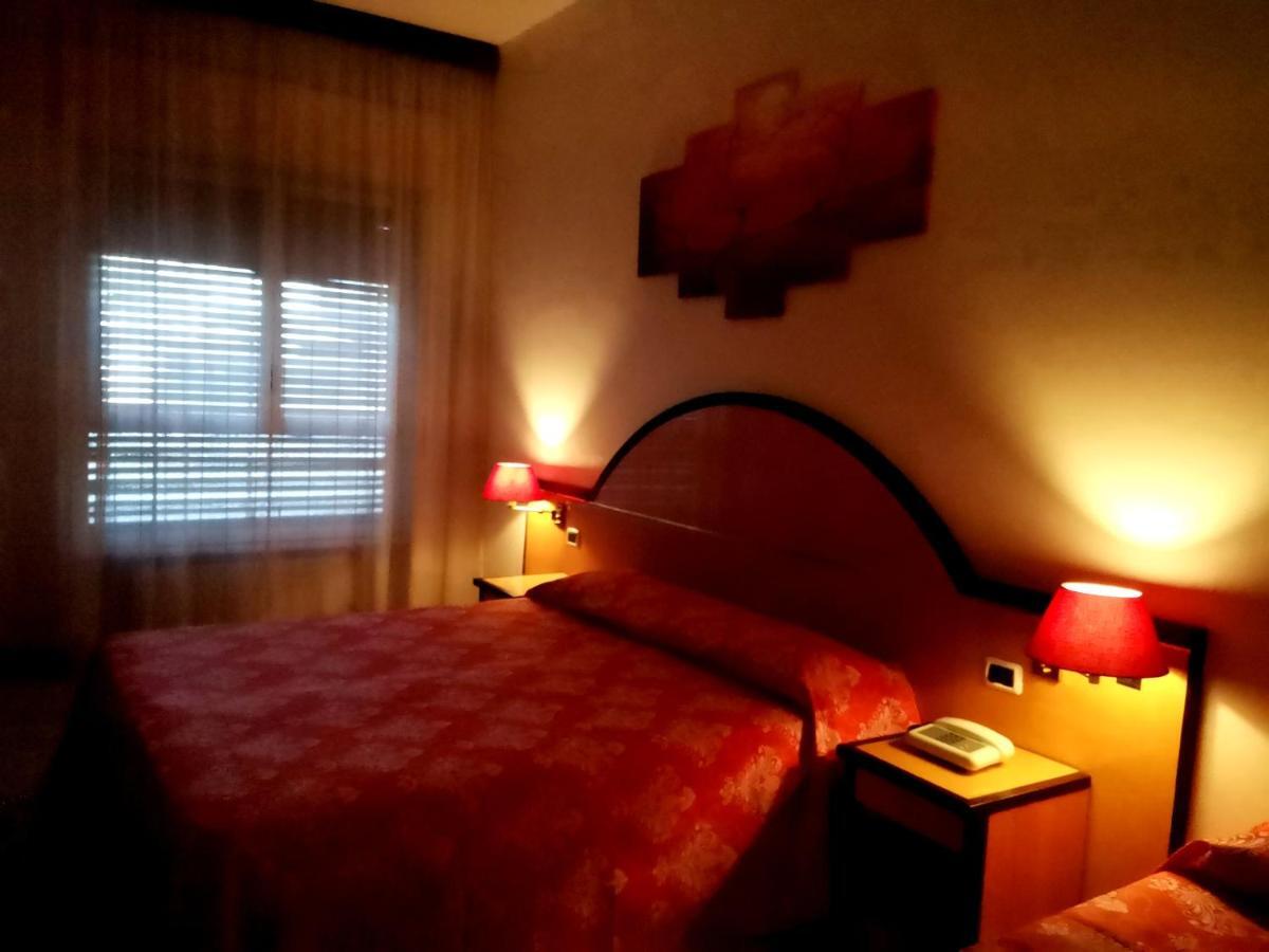 H&L Hotel شْنيسيلّو بالسامو المظهر الخارجي الصورة