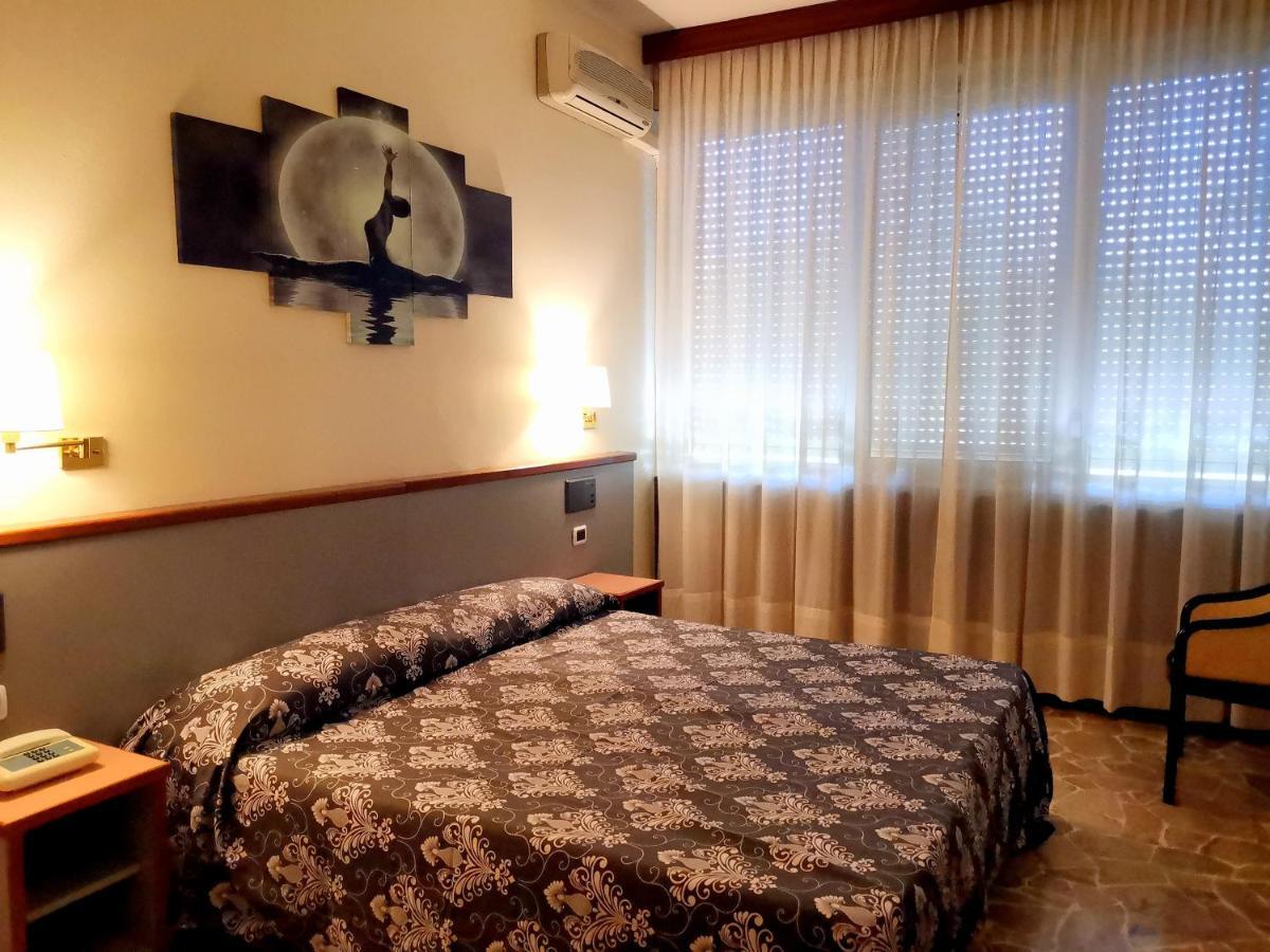 H&L Hotel شْنيسيلّو بالسامو المظهر الخارجي الصورة