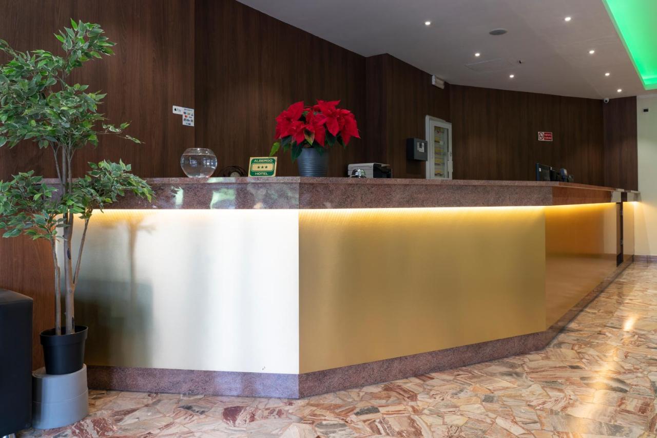 H&L Hotel شْنيسيلّو بالسامو المظهر الخارجي الصورة