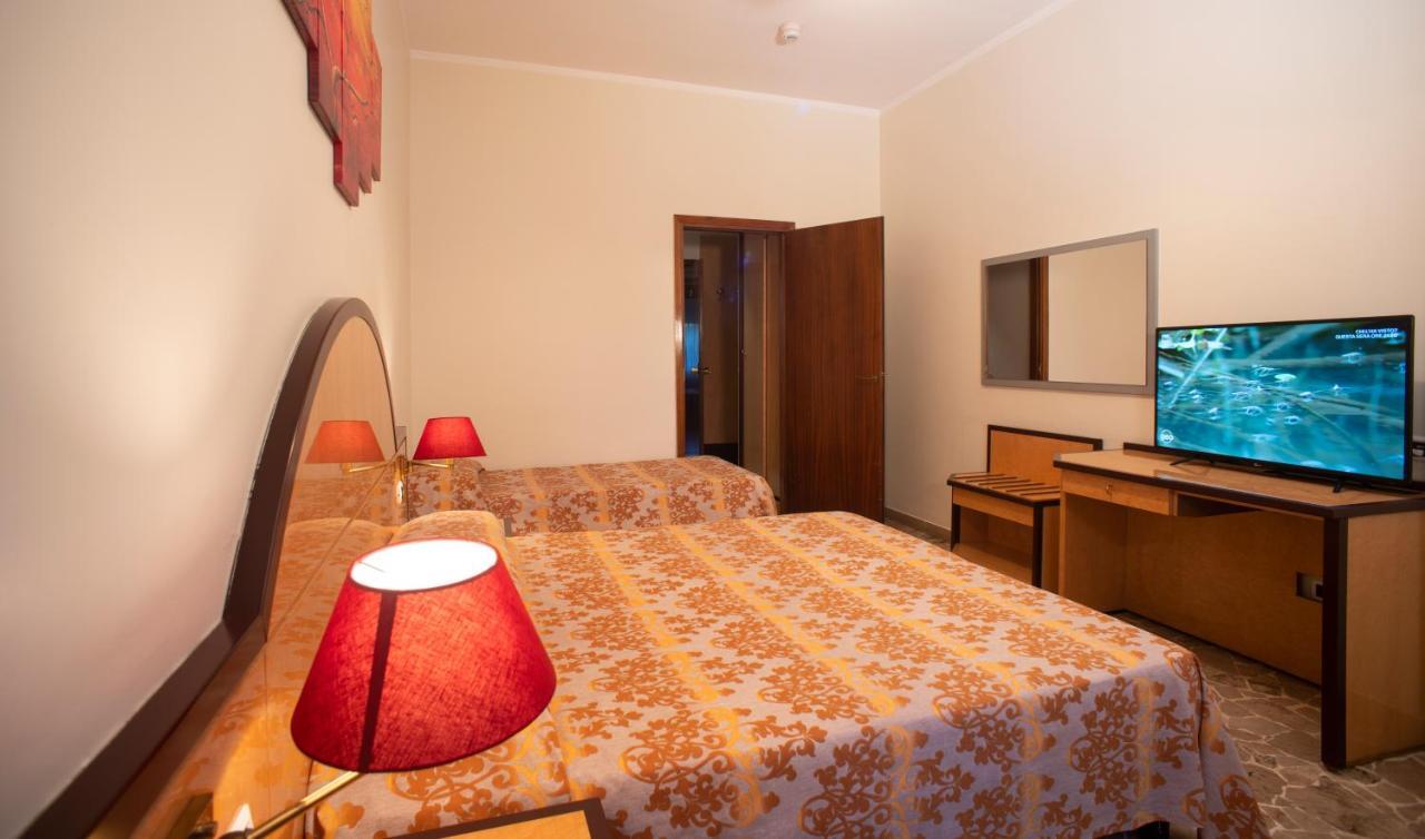 H&L Hotel شْنيسيلّو بالسامو المظهر الخارجي الصورة