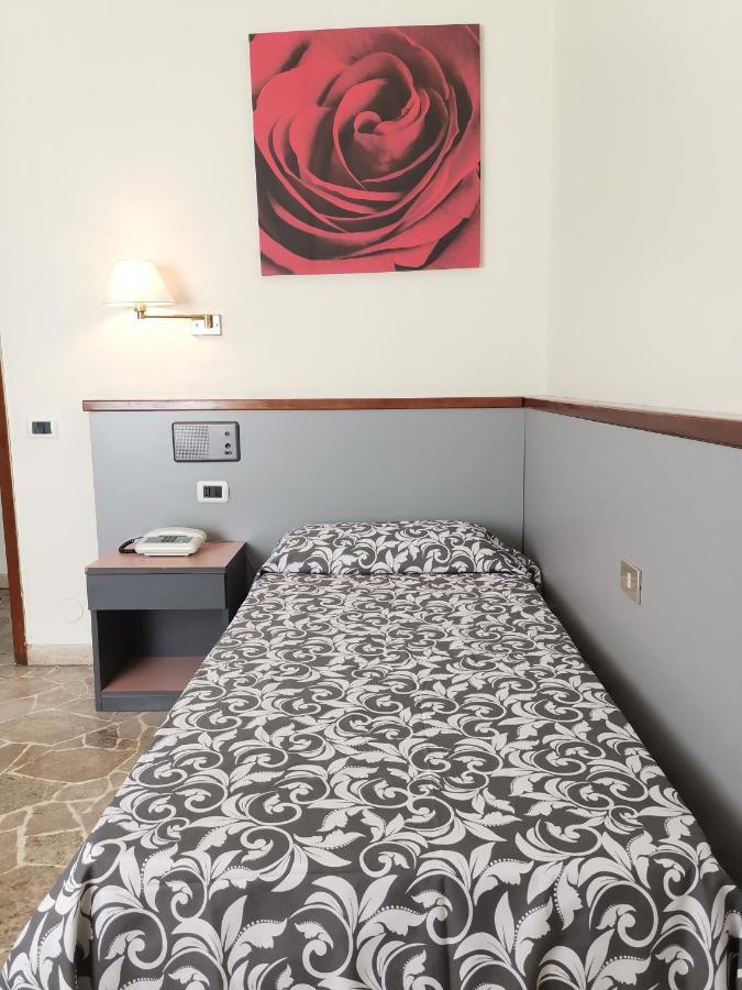 H&L Hotel شْنيسيلّو بالسامو المظهر الخارجي الصورة